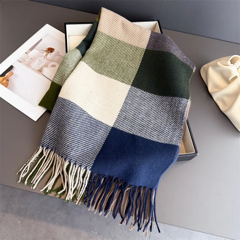 Damen Britischer Karoschal für Herbst & Winter – Warmer Retro-Winterschal mit Fransen, Großes Kariertes Schultertuch