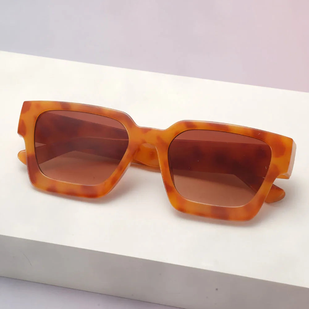 Klassische Unisex-Sonnenbrille – Modische Sonnenbrille mit Kunststoffrahmen für Strand, Partys & Bühnenauftritte