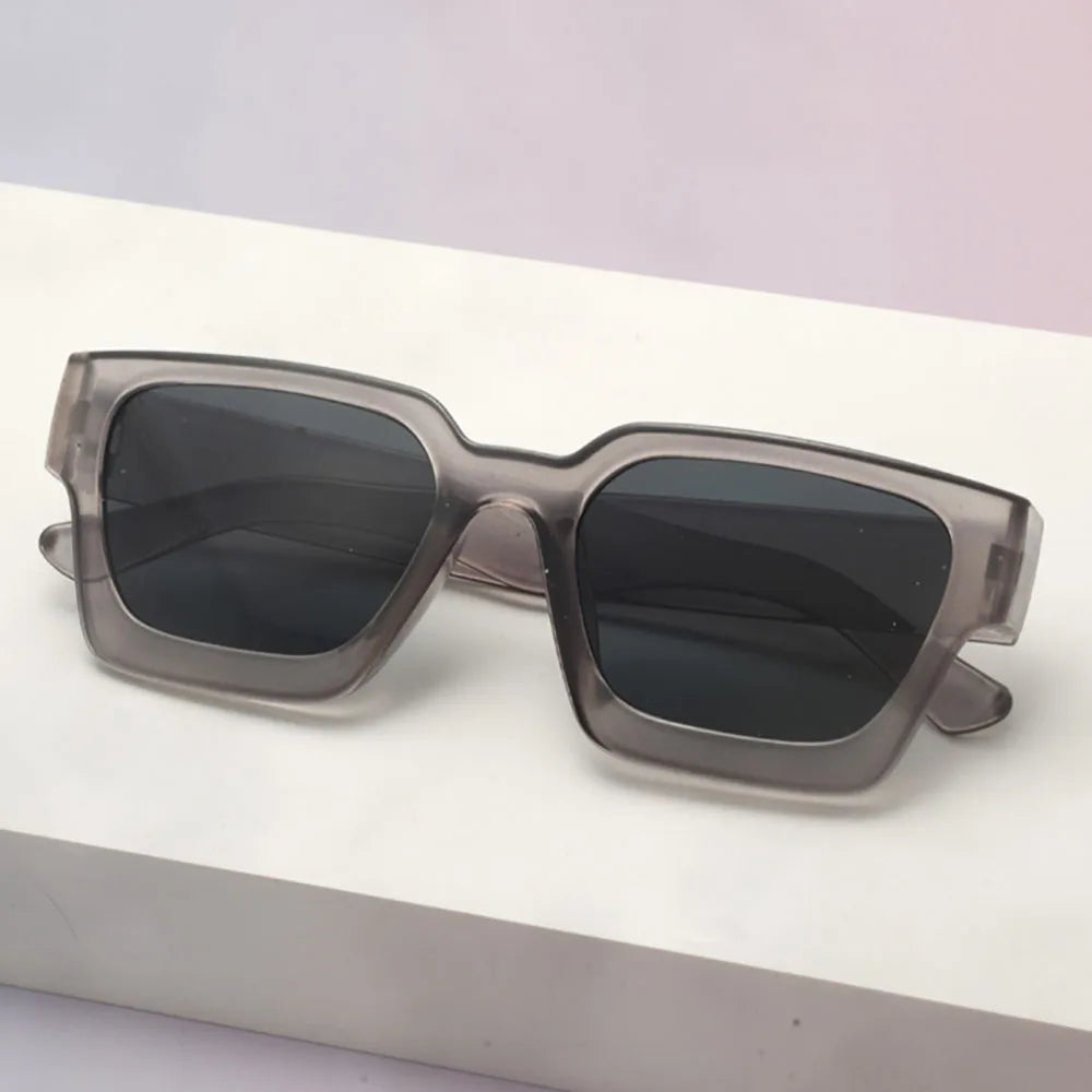 Klassische Unisex-Sonnenbrille – Modische Sonnenbrille mit Kunststoffrahmen für Strand, Partys & Bühnenauftritte