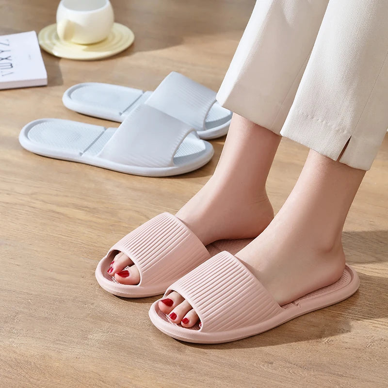 Cloud Slipper für Damen & Herren – Weiche Sohle Dicke Plateausohle Sommer EVA Flip-Flops Rutschfeste Indoor & Outdoor Sandalen