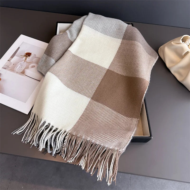 Damen Britischer Karoschal für Herbst & Winter – Warmer Retro-Winterschal mit Fransen, Großes Kariertes Schultertuch