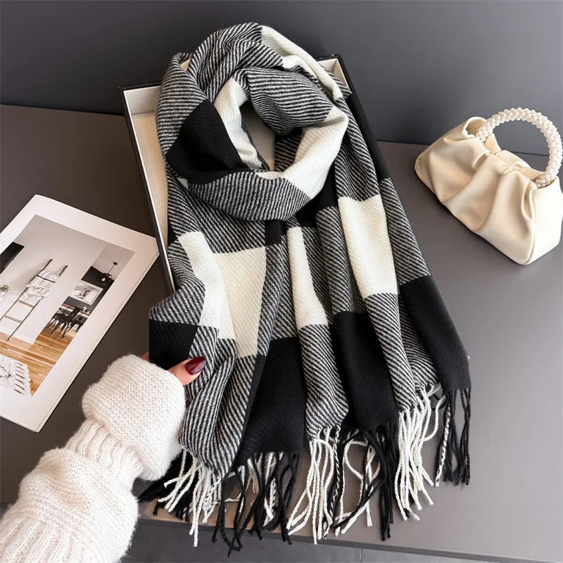 Damen Britischer Karoschal für Herbst & Winter – Warmer Retro-Winterschal mit Fransen, Großes Kariertes Schultertuch