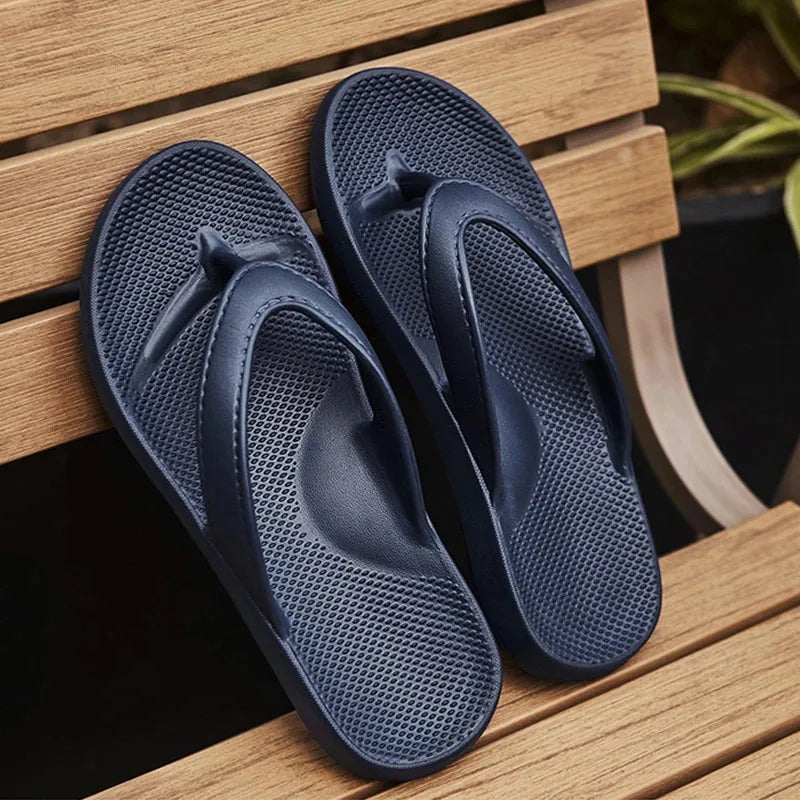 Sommer Flip-Flops für Damen & Herren – Rutschfeste Deodorierende Hausschuhe Bequeme Flache Strandsandalen für Paare