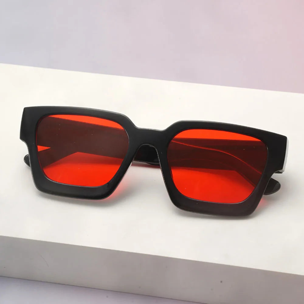 Klassische Unisex-Sonnenbrille – Modische Sonnenbrille mit Kunststoffrahmen für Strand, Partys & Bühnenauftritte