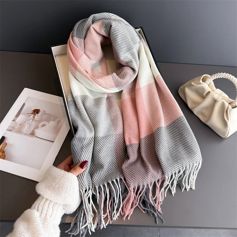 Damen Britischer Karoschal für Herbst & Winter – Warmer Retro-Winterschal mit Fransen, Großes Kariertes Schultertuch