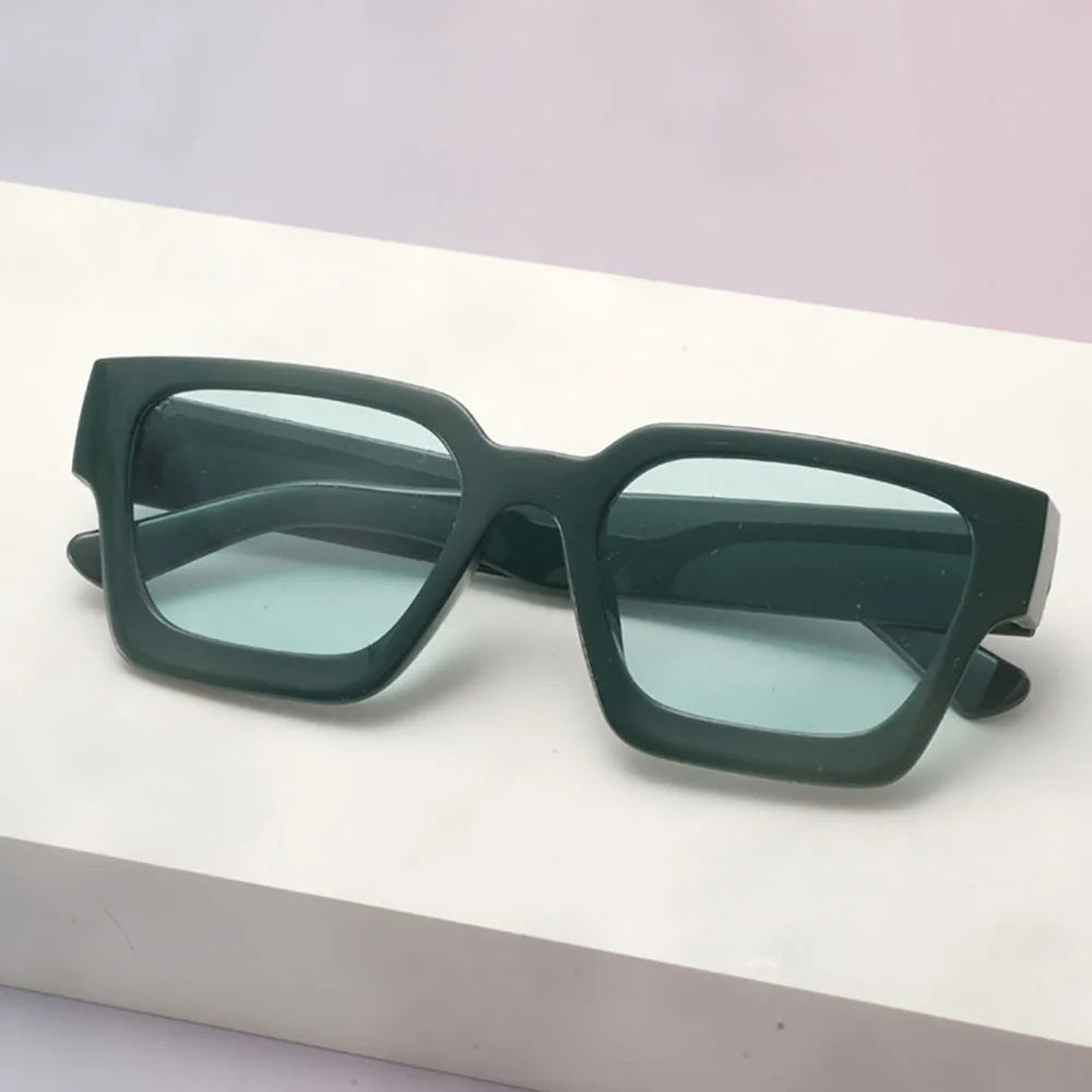 Klassische Unisex-Sonnenbrille – Modische Sonnenbrille mit Kunststoffrahmen für Strand, Partys & Bühnenauftritte