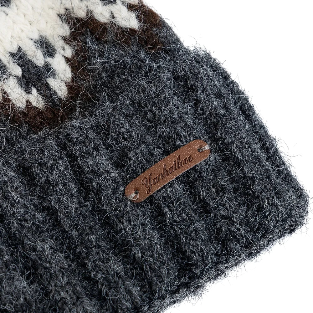 Damen Fair-Isle Jacquard Winter-Strickmütze – Lockere Beanie mit Kunstfell-Bommeln