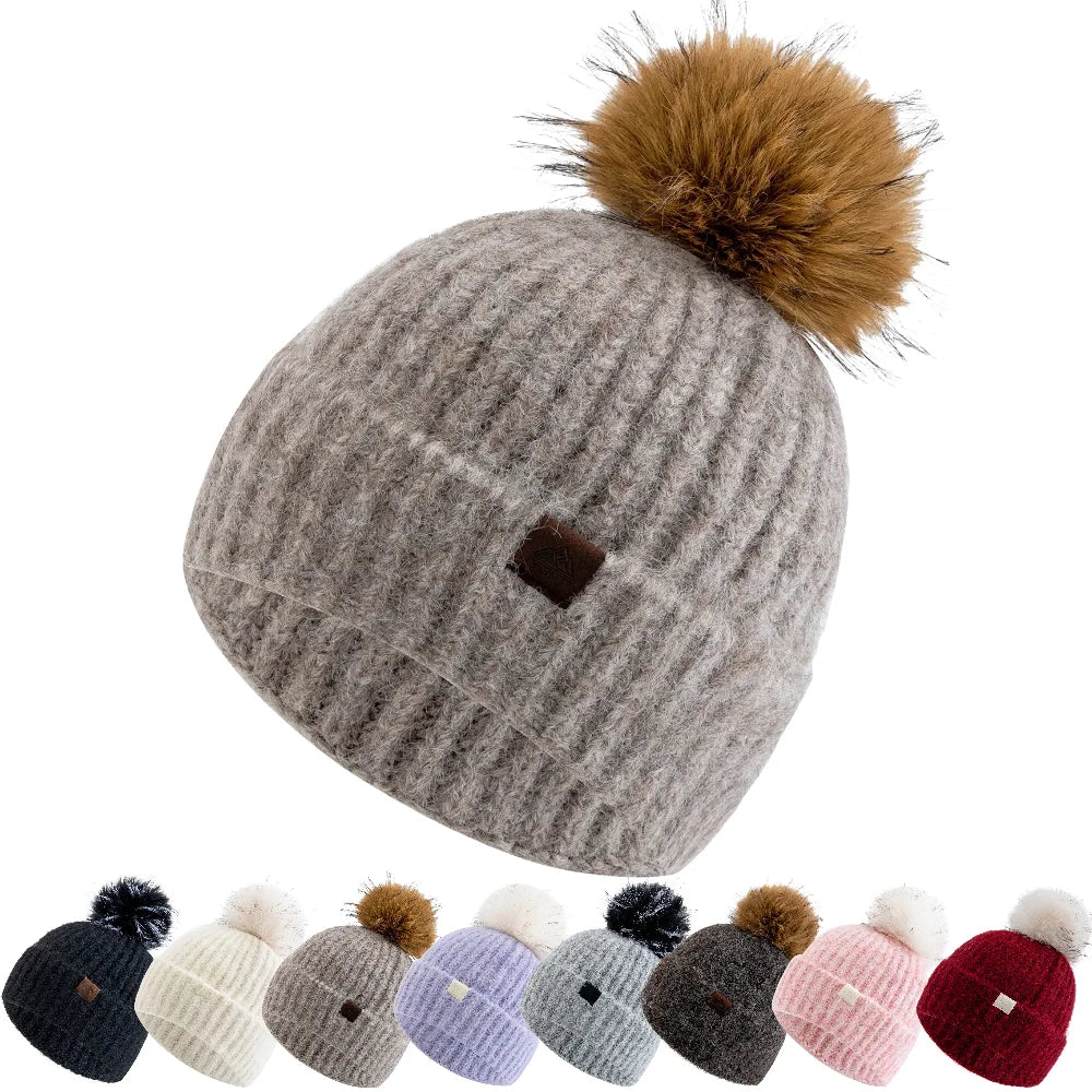 Damen Winter-Beanie mit Zopfmuster – Weiche Warme Strickmütze mit Lockerer Passform & Kunstfell-Bommel