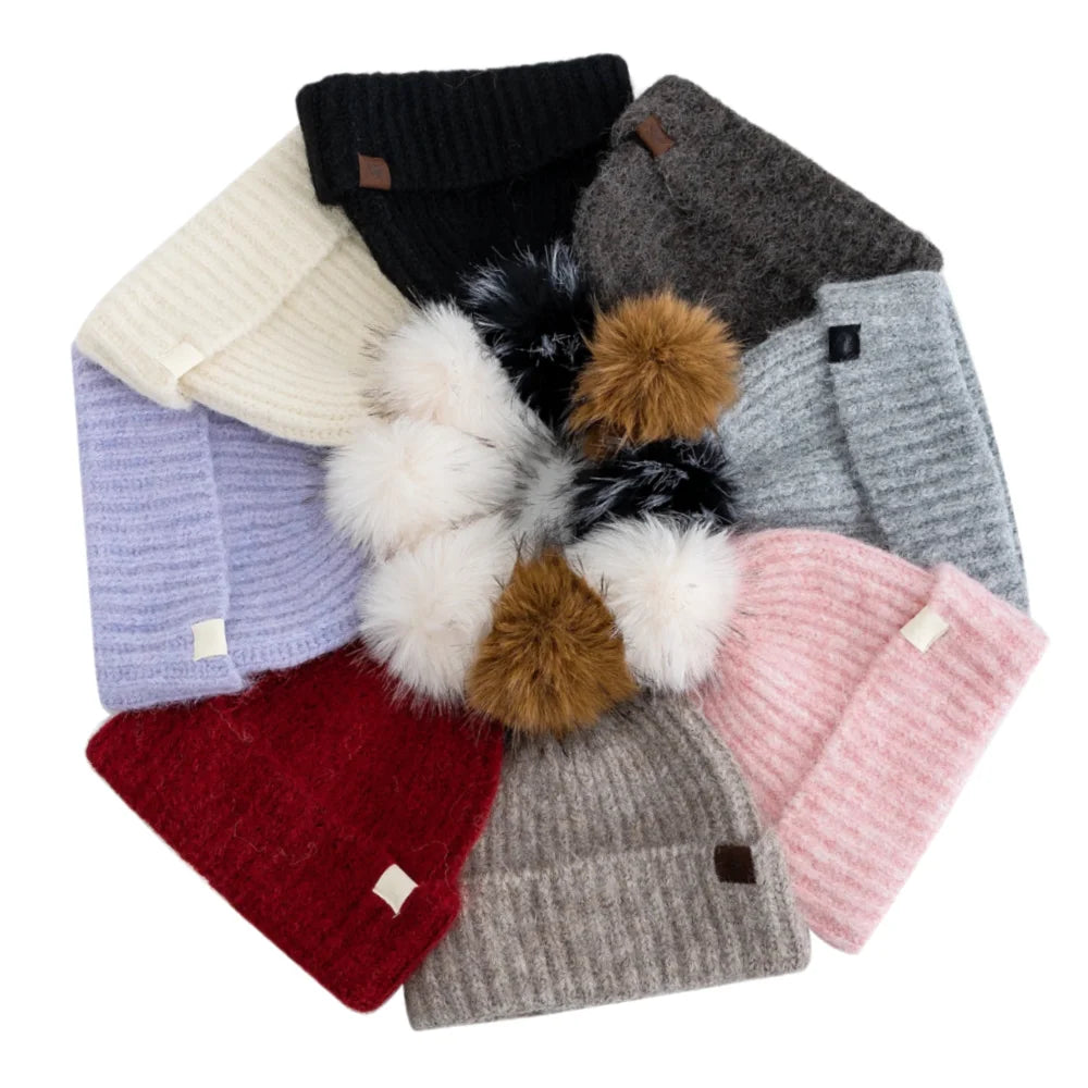 Damen Winter-Beanie mit Zopfmuster – Weiche Warme Strickmütze mit Lockerer Passform & Kunstfell-Bommel