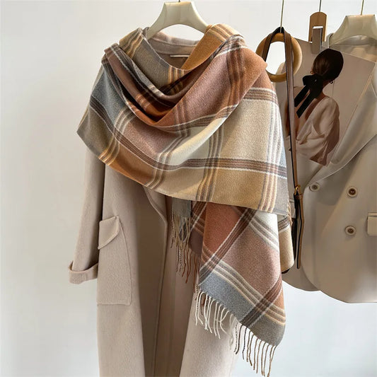 Damen Vintage Karoschal im Englischen Stil – Weicher Kaschmir-Optik Winterschal mit Fransen, Karierter Schal für Herbst & Winter