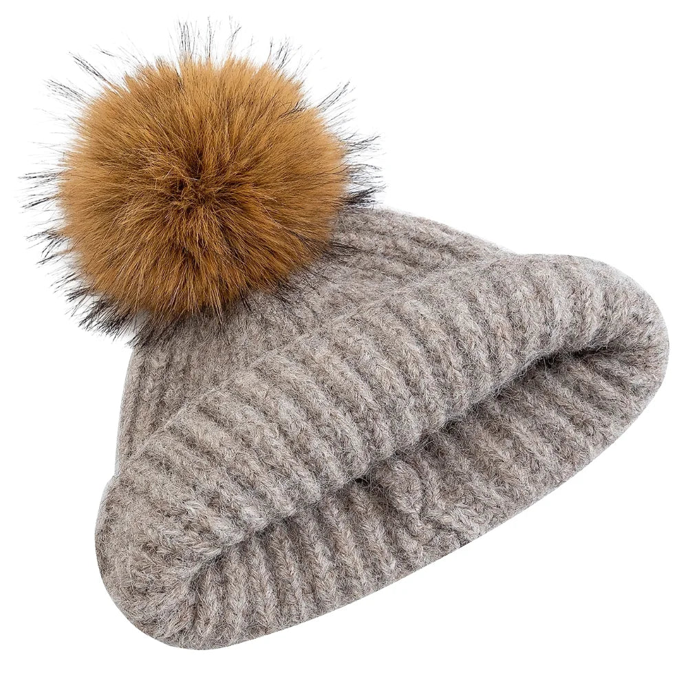 Damen Winter-Beanie mit Zopfmuster – Weiche Warme Strickmütze mit Lockerer Passform & Kunstfell-Bommel